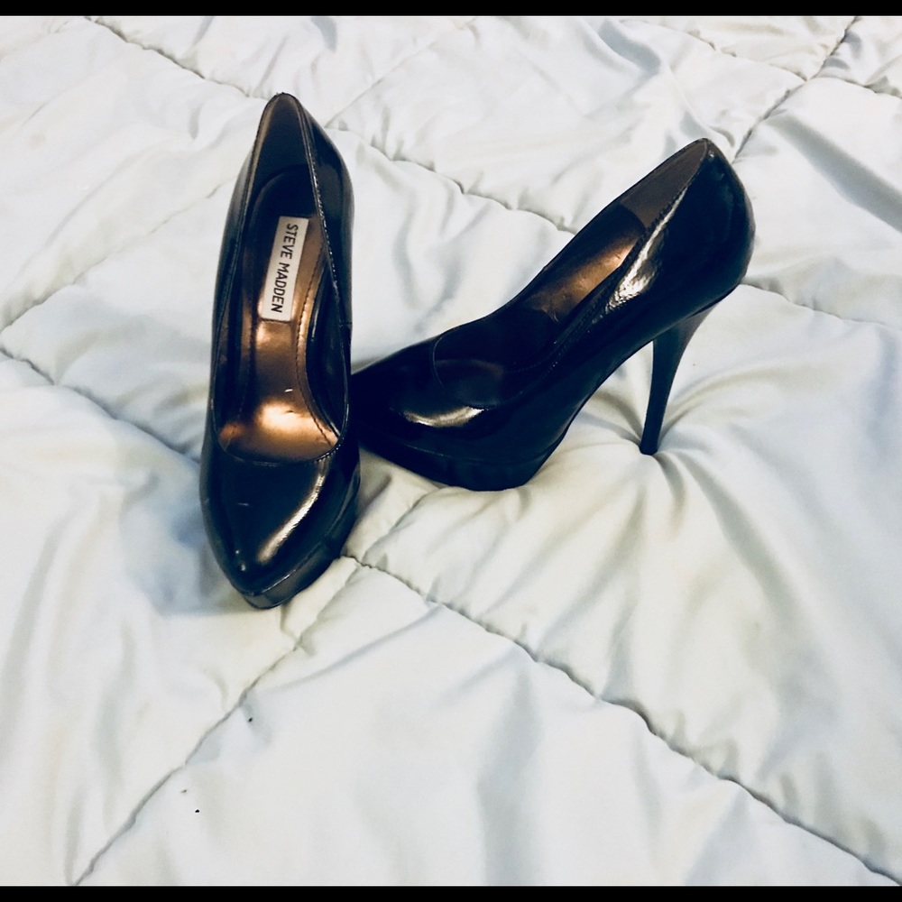 NEW STEVE MADDEN BLACK HEELS